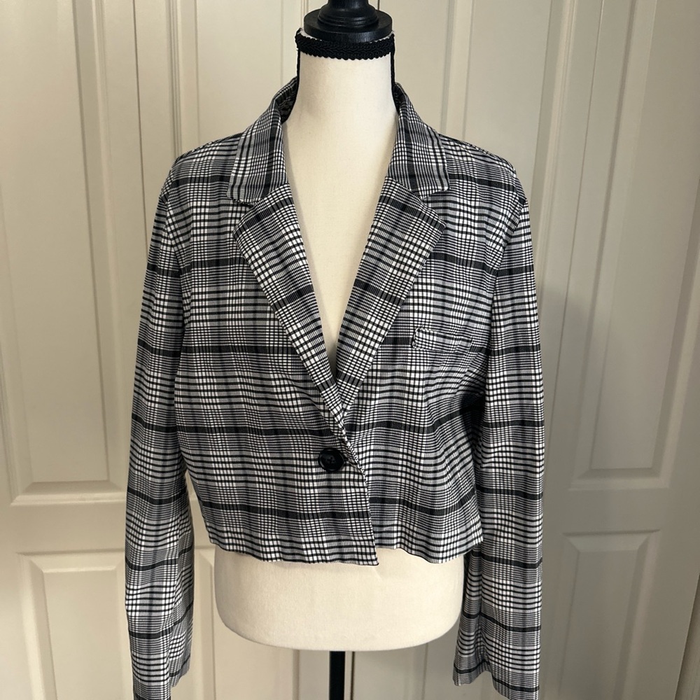 Blazer - cropped.